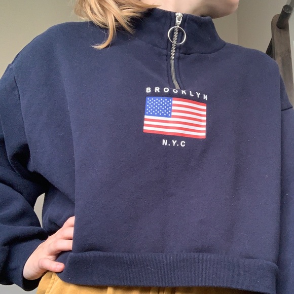 Cropped navy blue “Brooklyn N.Y.C.” 1/4 zip sweater with and American flag - Picture 7 of 7